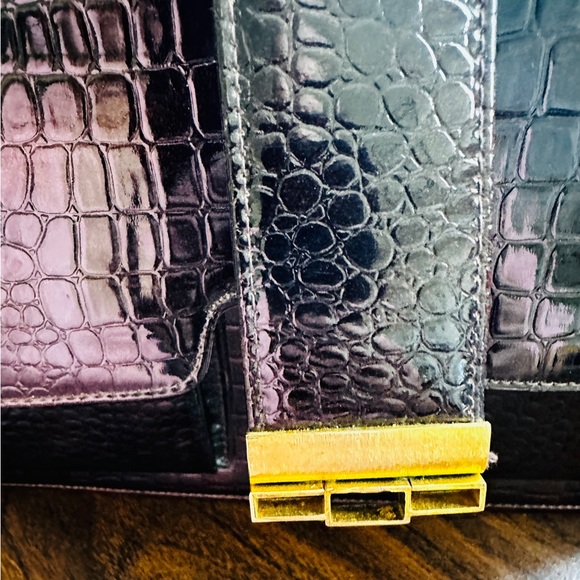 Cabrelli faux leather crocodile pattern handbag with top handle - Picture 7 of 15